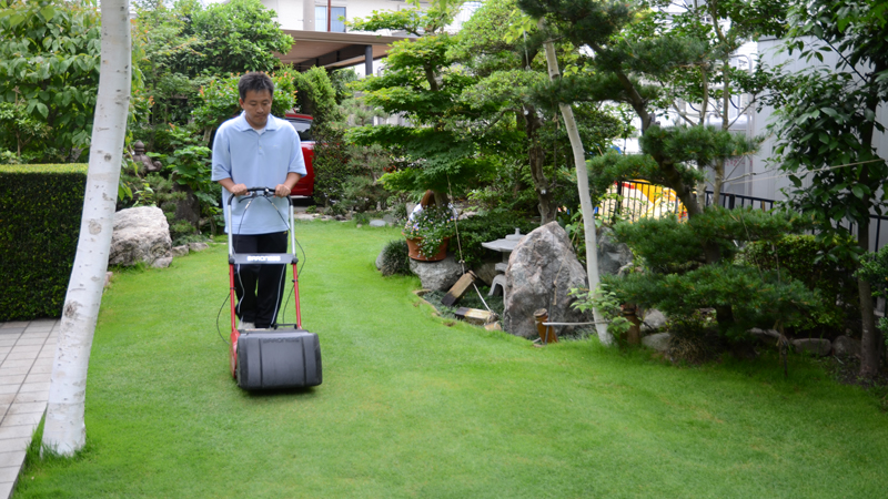 持っていたい 芝管理の ７つ道具 1 芝生のことならバロネスダイレクト